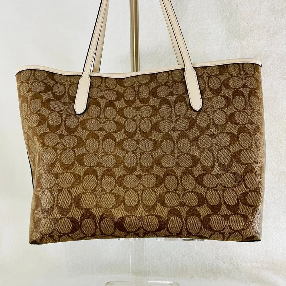 Coach LOVE Purse - Picture 2 of 4